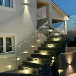 Adri With Private Heated Pool, Jacuzzi, Sauna & Gym * Kras
