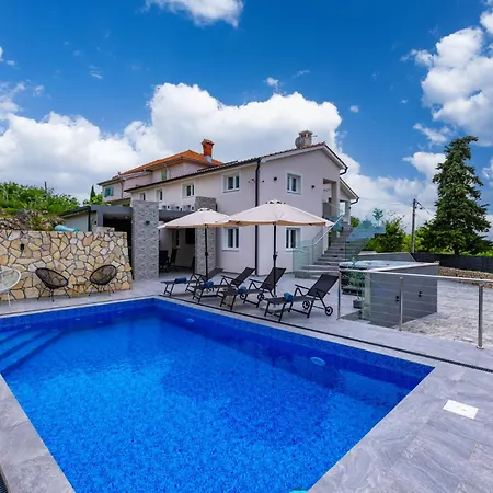 Adri With Private Heated Pool, Jacuzzi, Sauna & Gym * Kras