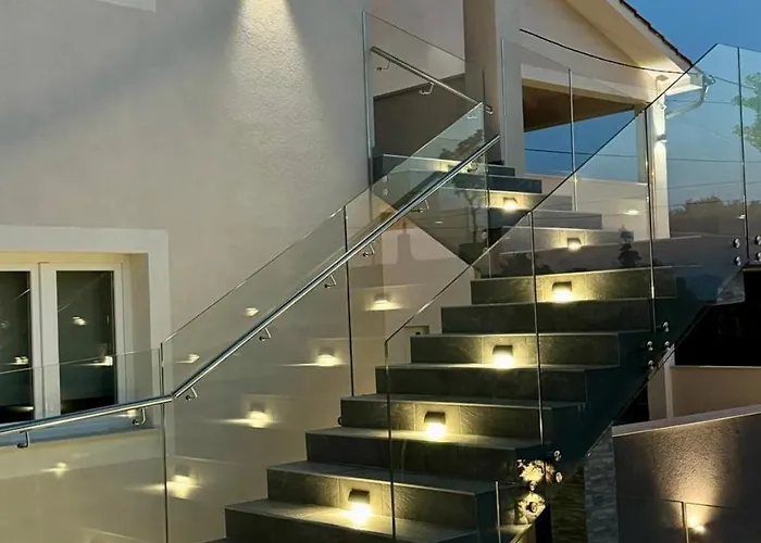 Adri With Private Heated Pool, Jacuzzi, Sauna & Gym * Kras