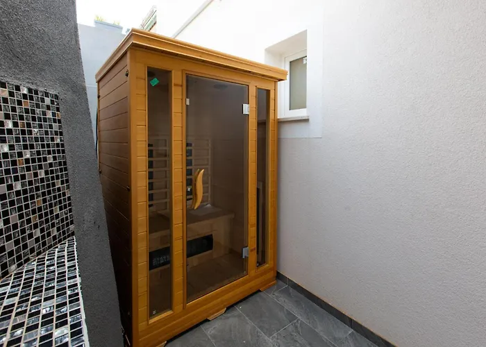 Adri With Private Heated Pool, Jacuzzi, Sauna & Gym Villa *