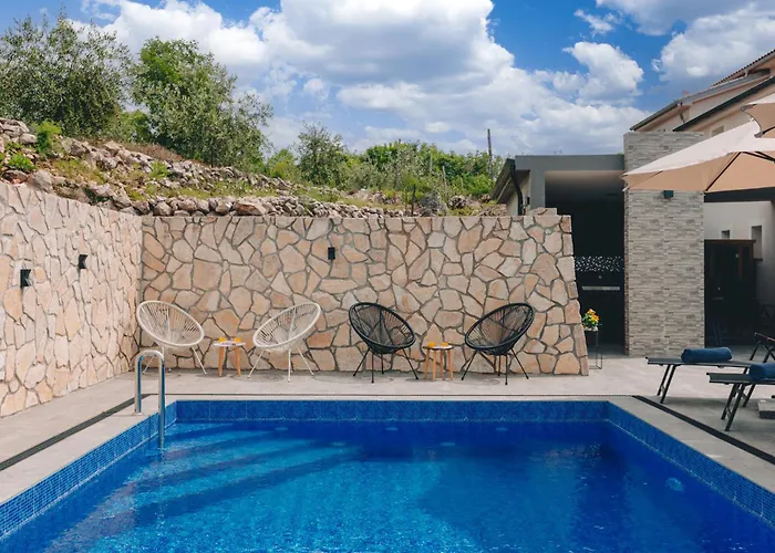 Adri With Private Heated Pool, Jacuzzi, Sauna & Gym Villa *
