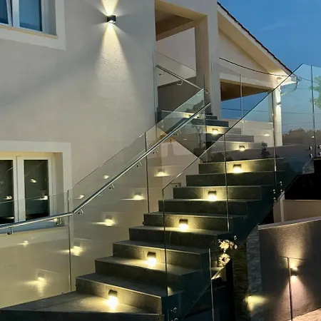 Adri With Private Heated Pool, Jacuzzi, Sauna & Gym * Kras