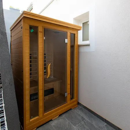 Adri With Private Heated Pool, Jacuzzi, Sauna & Gym Villa *