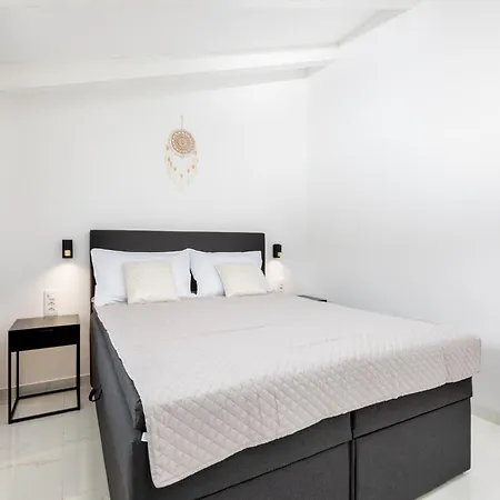 Adri With Private Heated Pool, Jacuzzi, Sauna & Gym Villa Kras