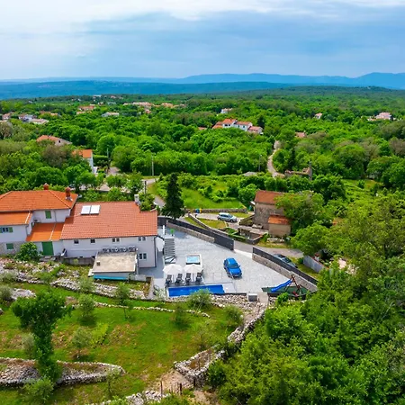 Villa Adri With Private Heated Pool, Jacuzzi, Sauna & Gym Kras