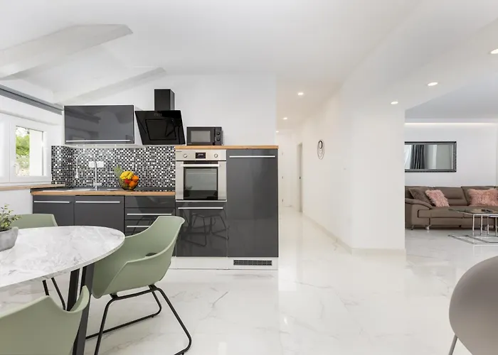 Adri With Private Heated Pool, Jacuzzi, Sauna & Gym Βίλα Kras